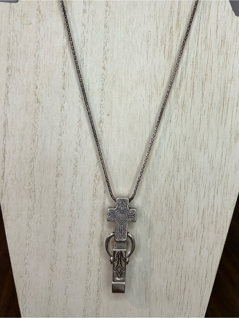 Brighton Cross Heart ID Badge Holder Necklace Silver Lanyard Clip - Picture 3 of 4